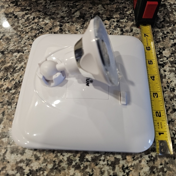 KEDSUM light up magnified suction cup mount makeup mirror - Picture 6 of 10